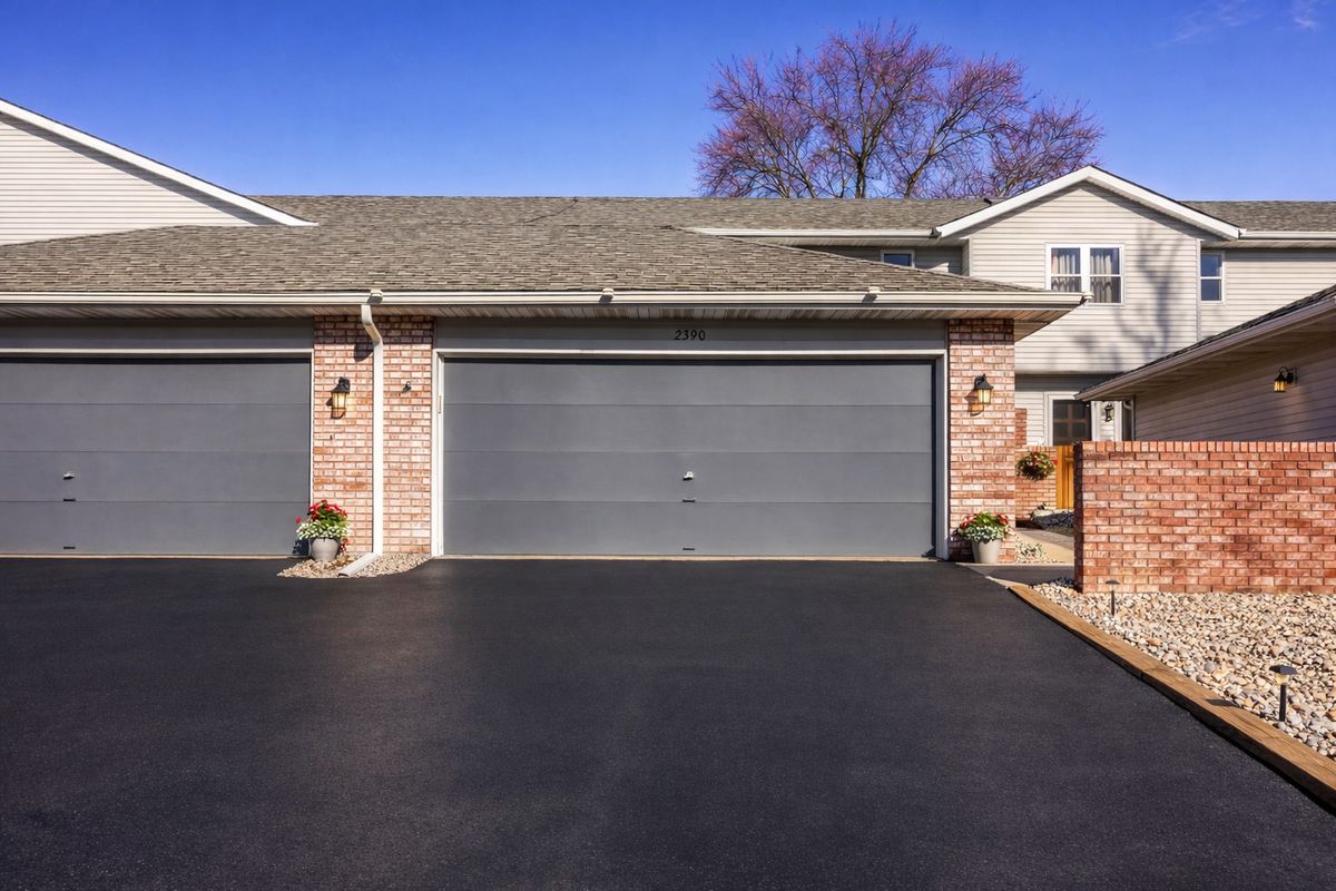 2590 Brookwood Drive, Crown Point, IN 46307