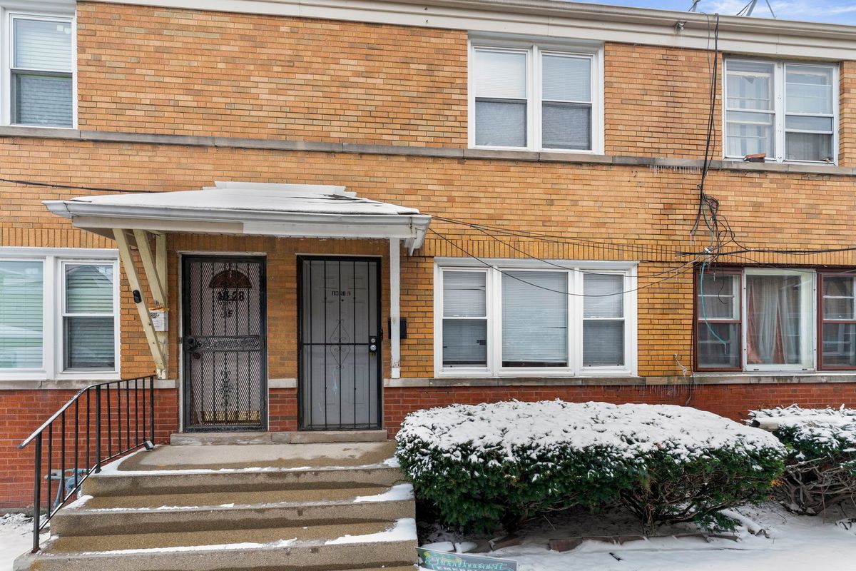 1028 BELLWOOD Avenue, Bellwood, IL 60104