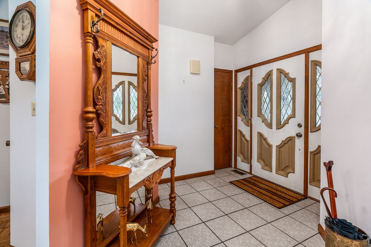 3085 Kaolin Road, Cobden, IL 62920