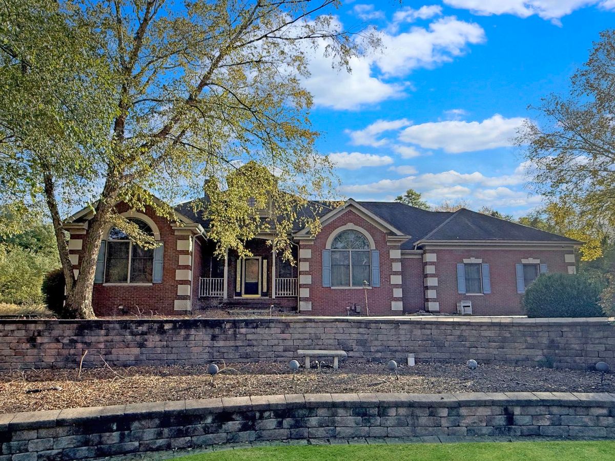 8855 93rd Avenue, Crown Point, IN 46307