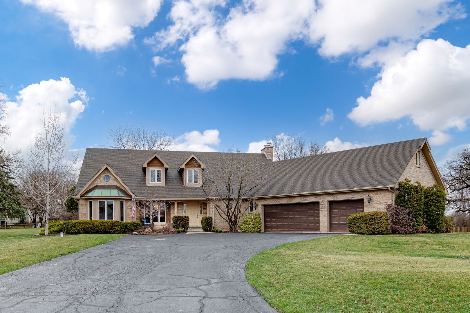 29W220 Oak Knoll Road — West Chicago, IL 60185