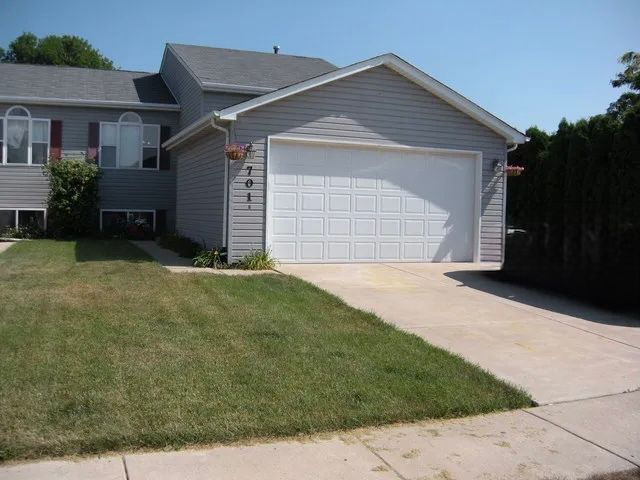 701 Davidson Drive, Minooka, IL 60447