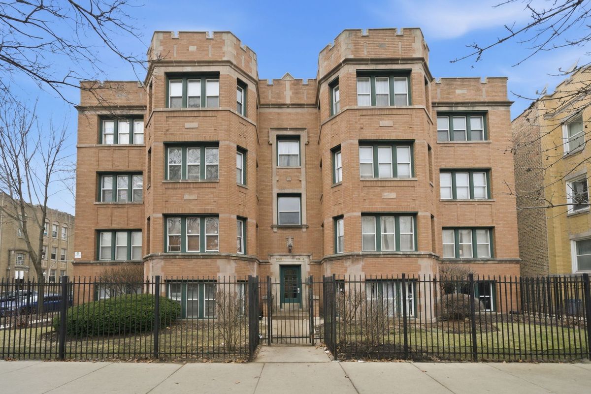 2342 Rosemont Avenue, Chicago, IL 60659