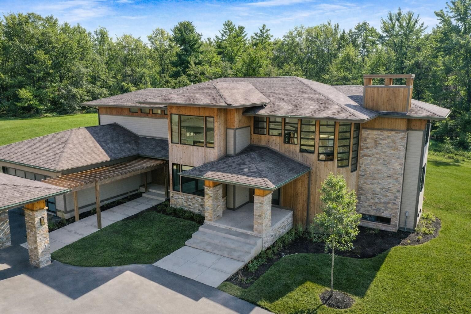 885 N 100 W — Valparaiso, IN 46385