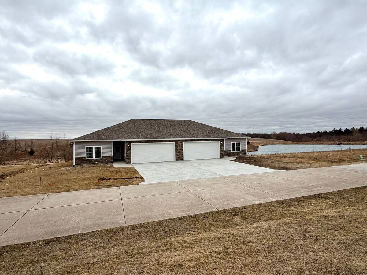 135 CountryView Court, Aledo, IL 61231