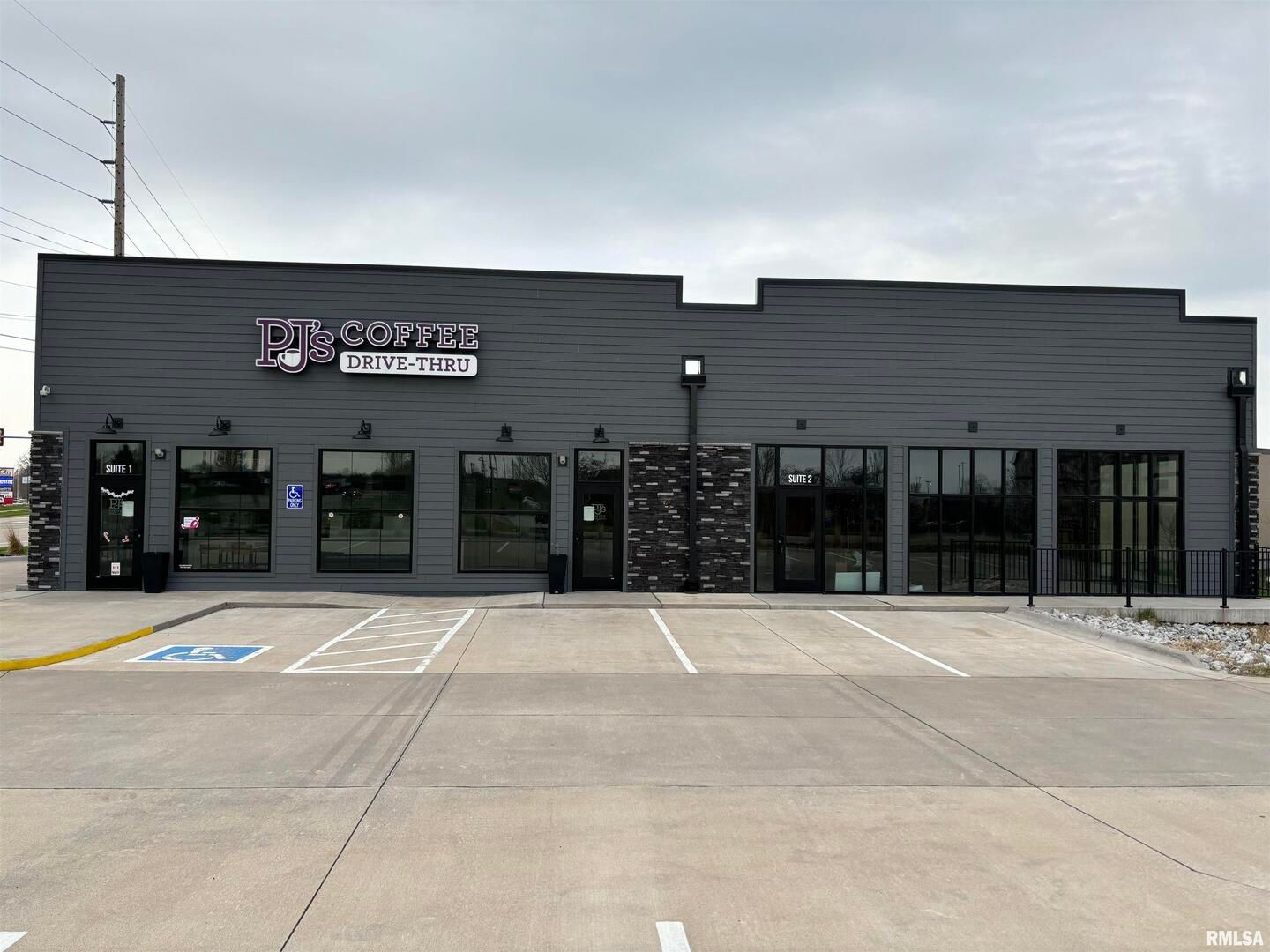 4650 UTICA RIDGE Road — Davenport, IA 52722
