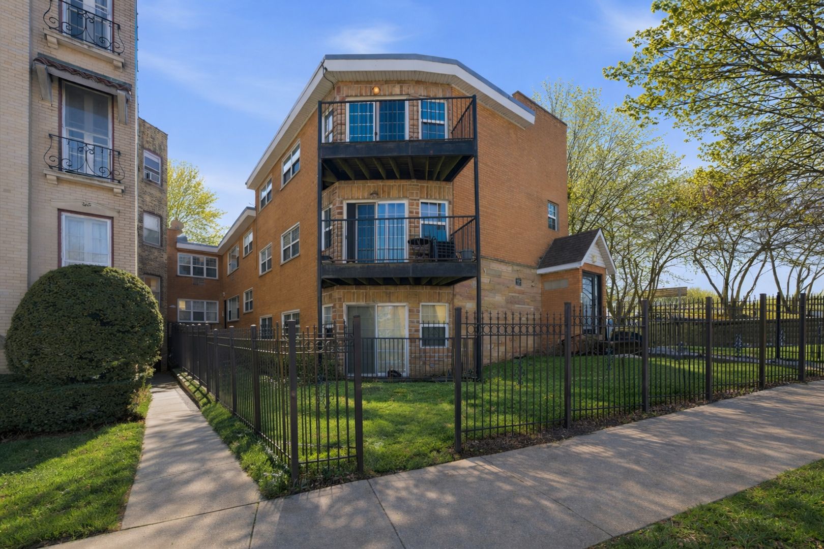 1937 W Pratt Boulevard #2N — Chicago, IL 60626