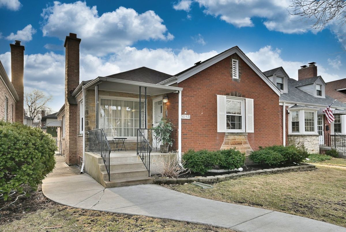 6153 Lenox Avenue, Chicago, IL 60646