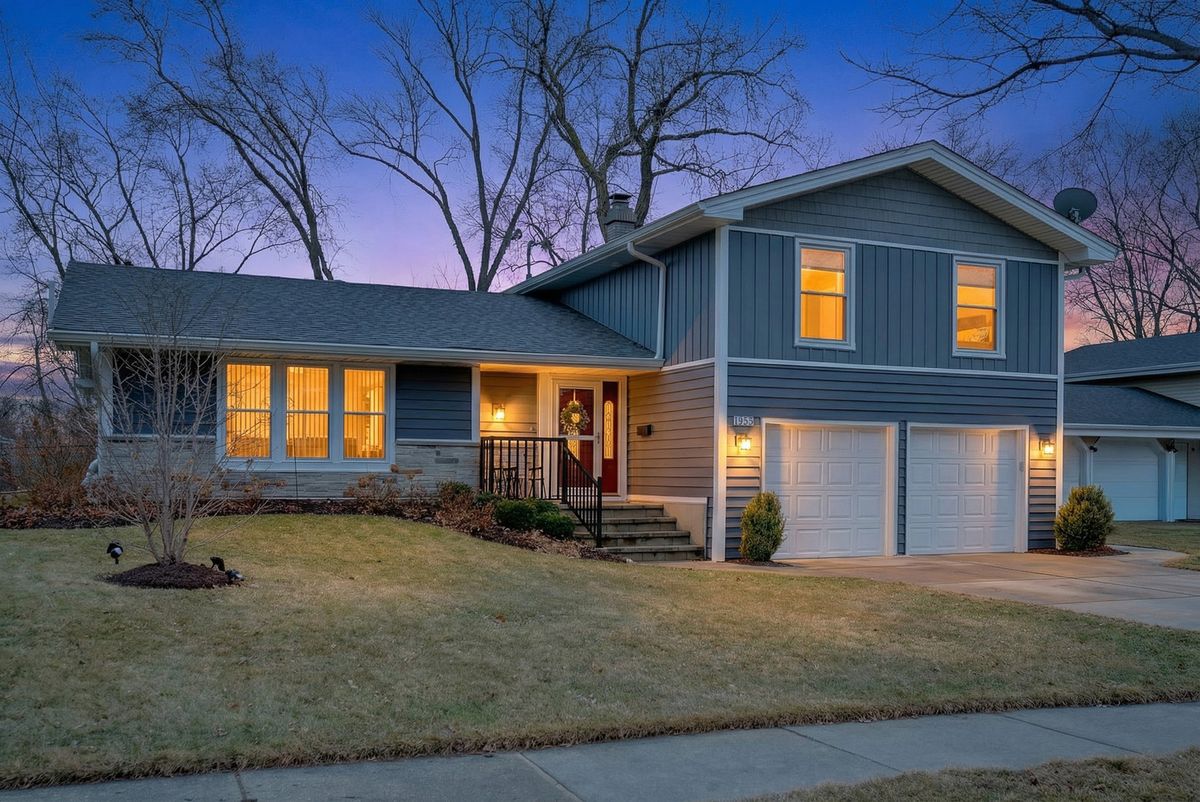 1335 Blair Lane, Hoffman Estates, IL 60169