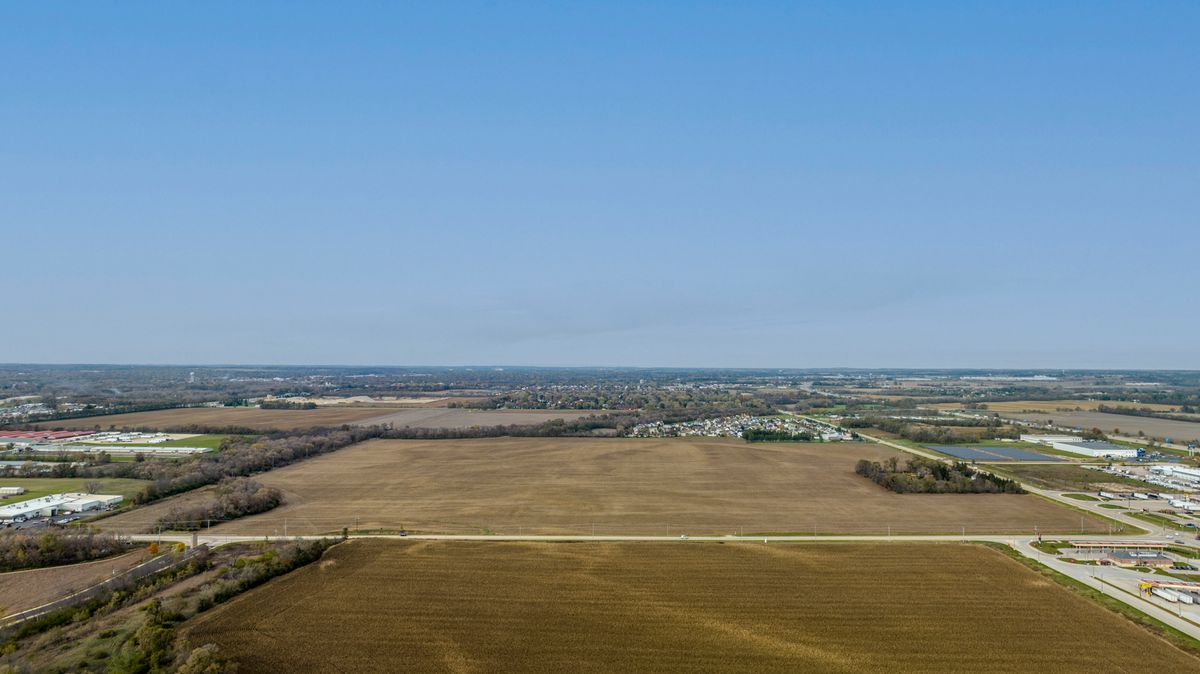56XX Rockton Road, Roscoe, IL 61073
