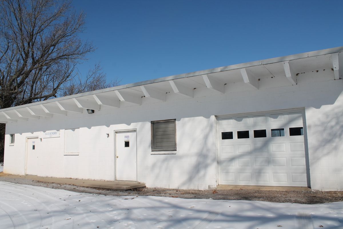 1200 Sloan Street, Harrisburg, IL 62946