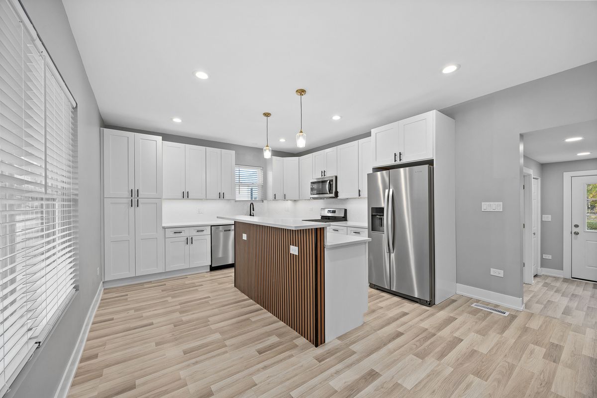 209 Hunter Street, Thornton, IL 60476