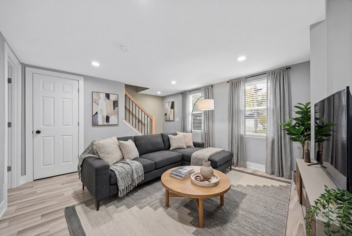 209 Hunter Street, Thornton, IL 60476