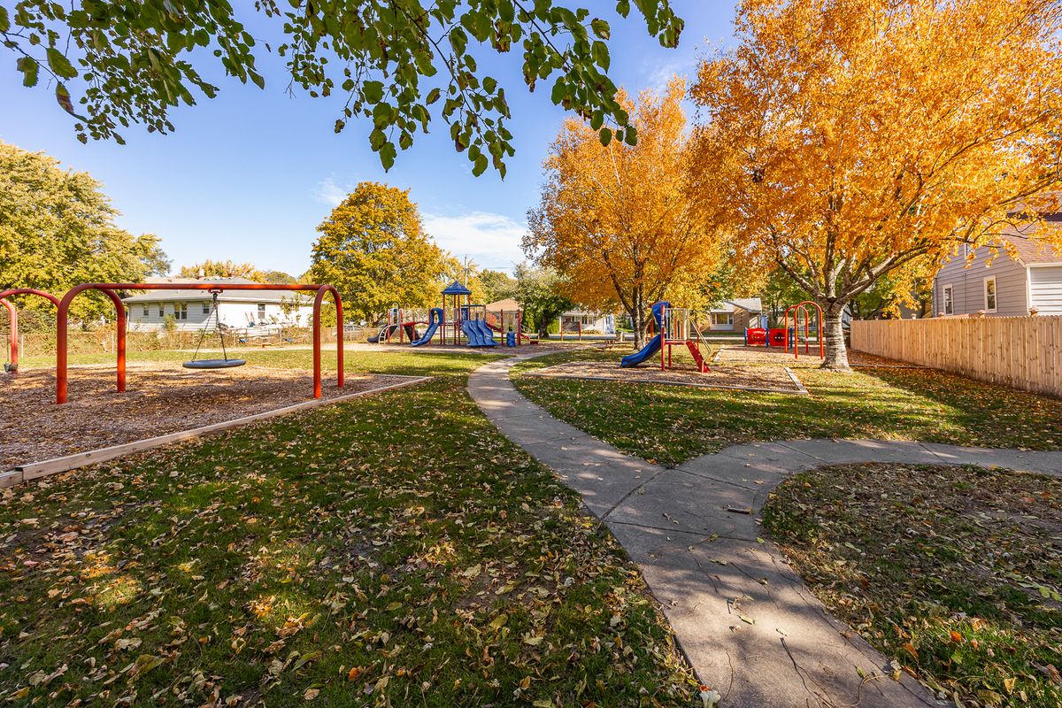 209 Hunter Street, Thornton, IL 60476