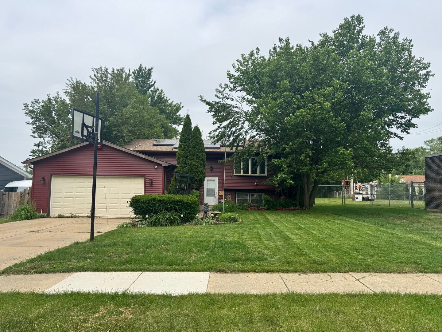 114 W Hawthorne Boulevard — Mundelein, IL 60060