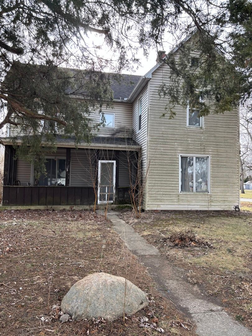 105 W Adams Street — Pesotum, IL 61863