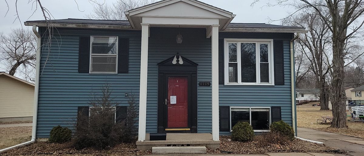 1115 S 12th Street, Clinton, IA 52732