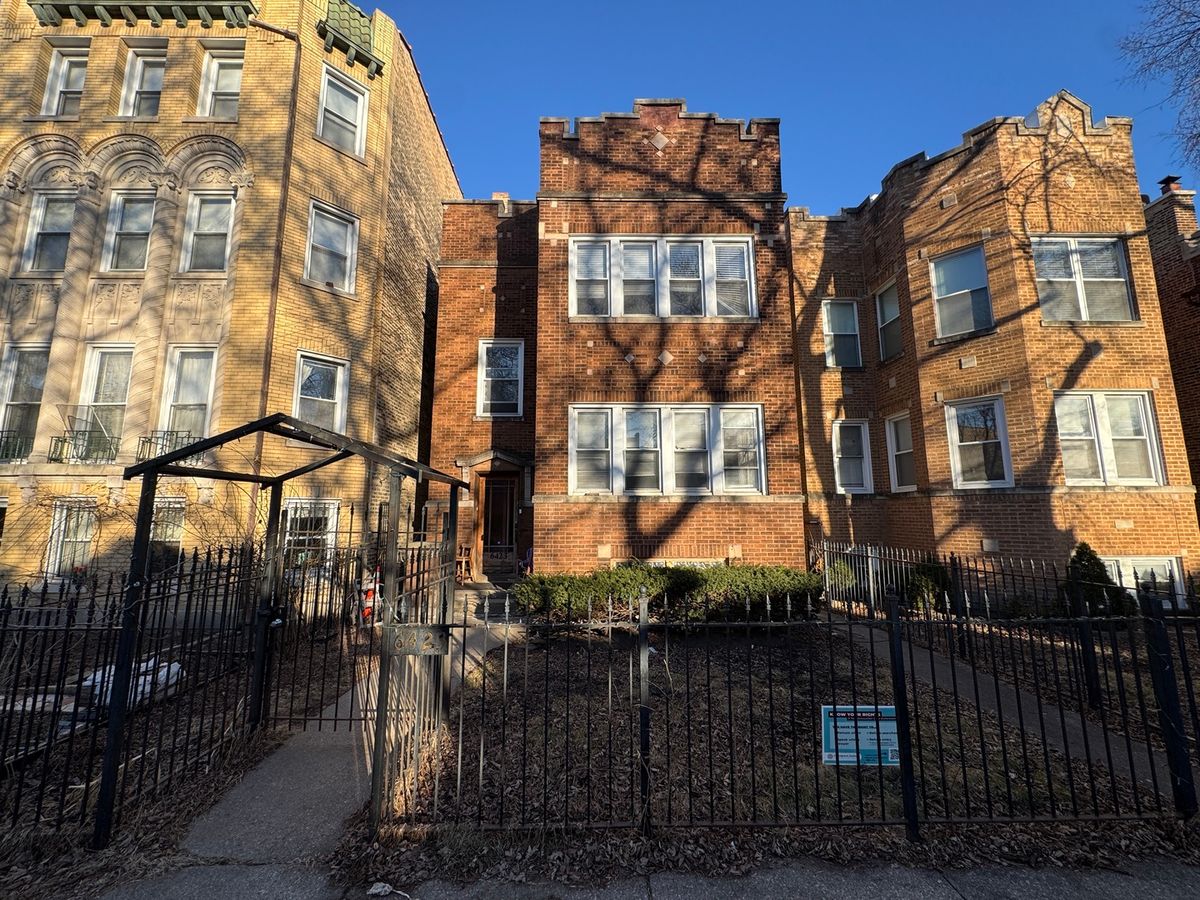6423 Leavitt Street, Chicago, IL 60645