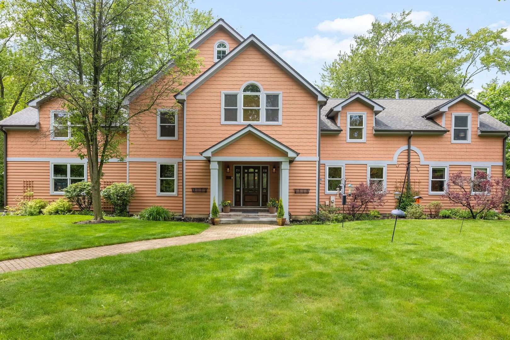 1520 Telegraph Road — Lake Forest, IL 60045