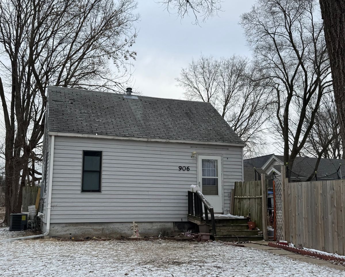 906 Avenue G, Sterling, IL 61081