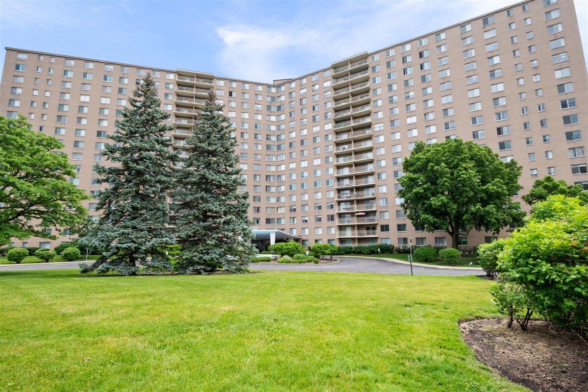 7061 N Kedzie Avenue #115 — Chicago, IL 60645