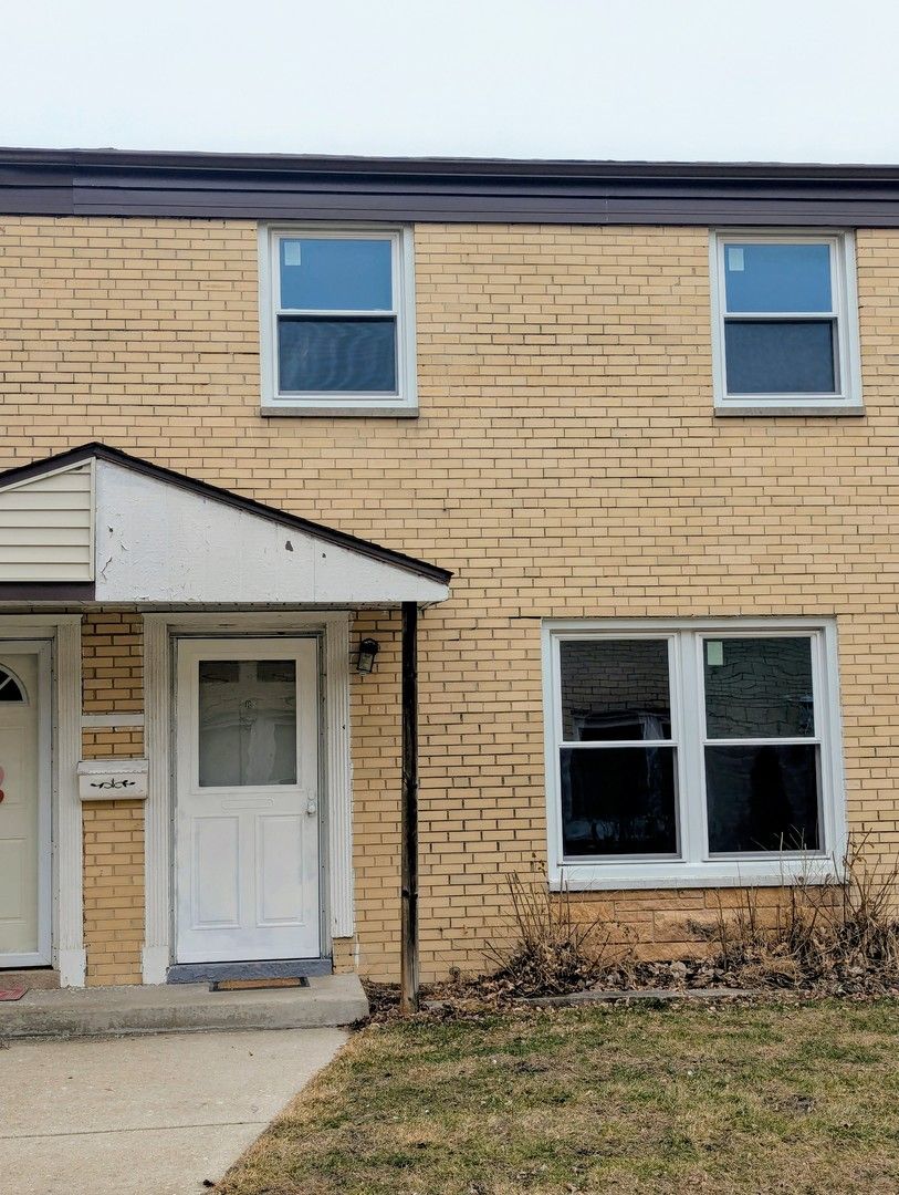 842 Colonial Drive #B — Wheeling, IL 60090