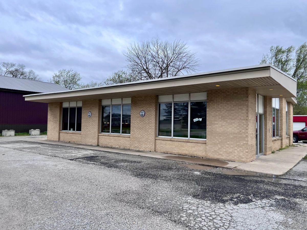 2578 E US HWY 36, Newman, IL 61942