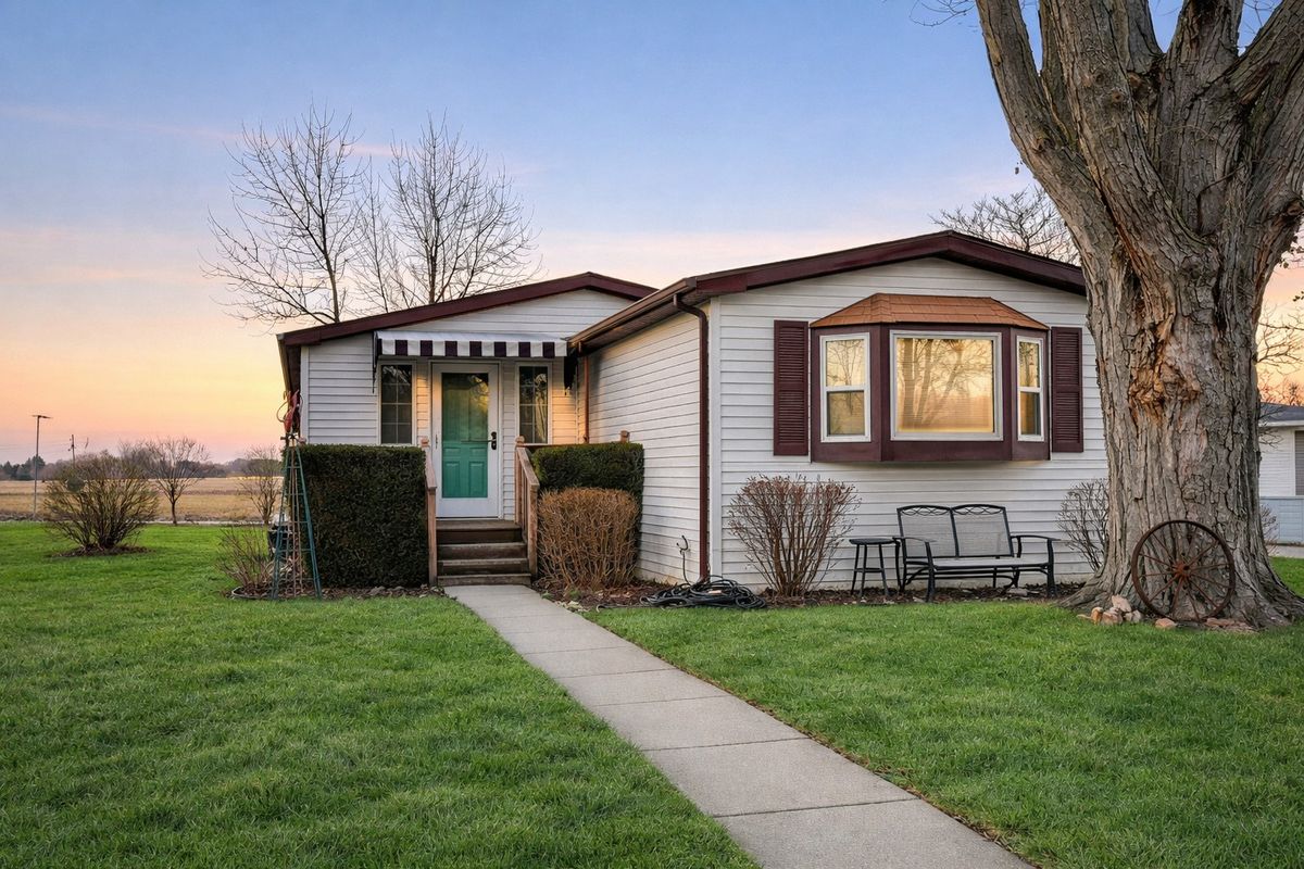 31 Poplar Drive, Sandwich, IL 60548