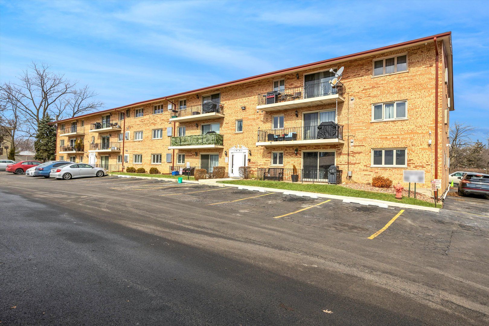 9430 Greenbriar Drive — Hickory Hills, IL 60457