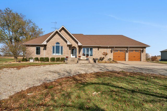 10739 E 3200 North Road — Blackstone, IL 61313