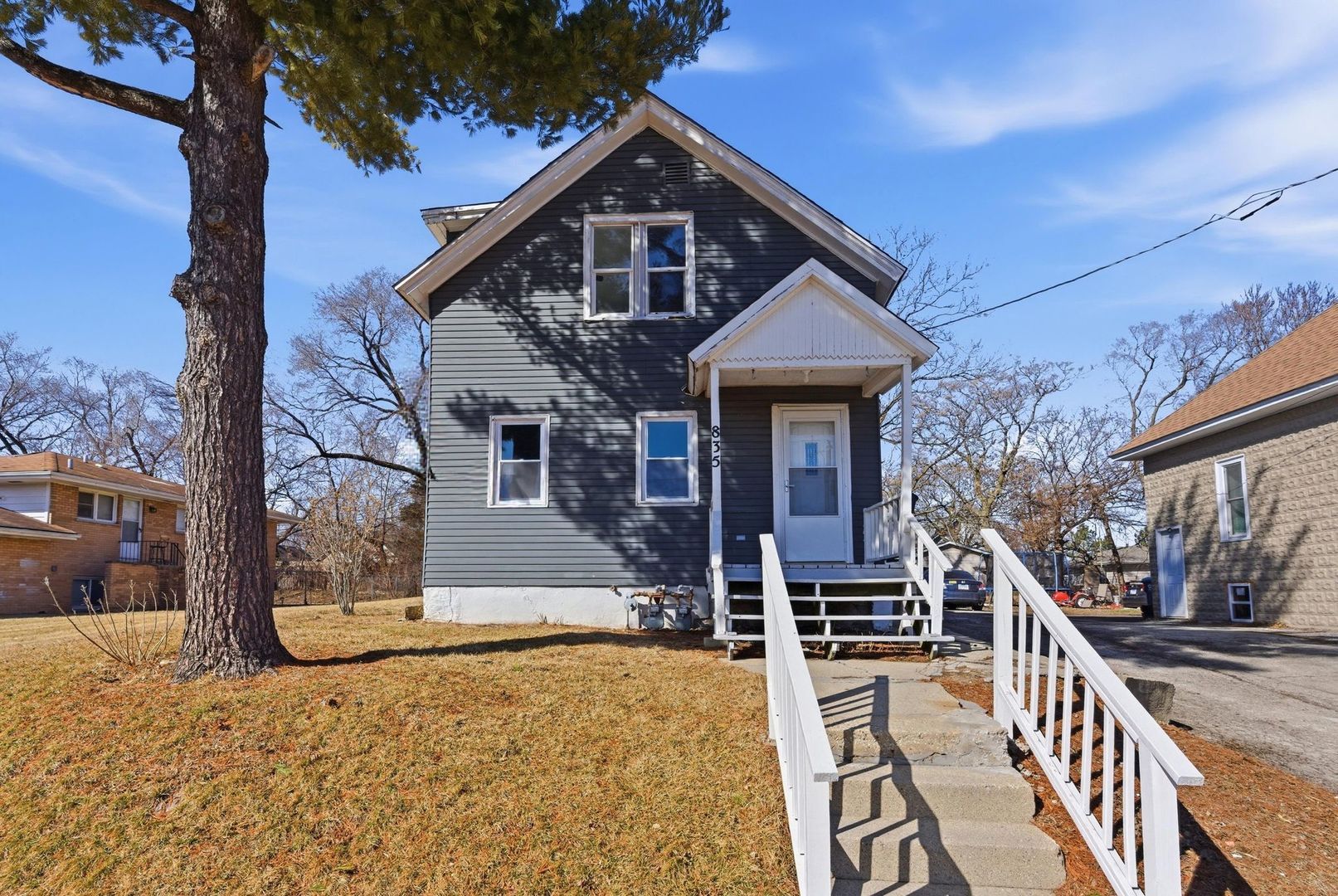 835 Bishop Avenue #2 — Aurora, IL 60506