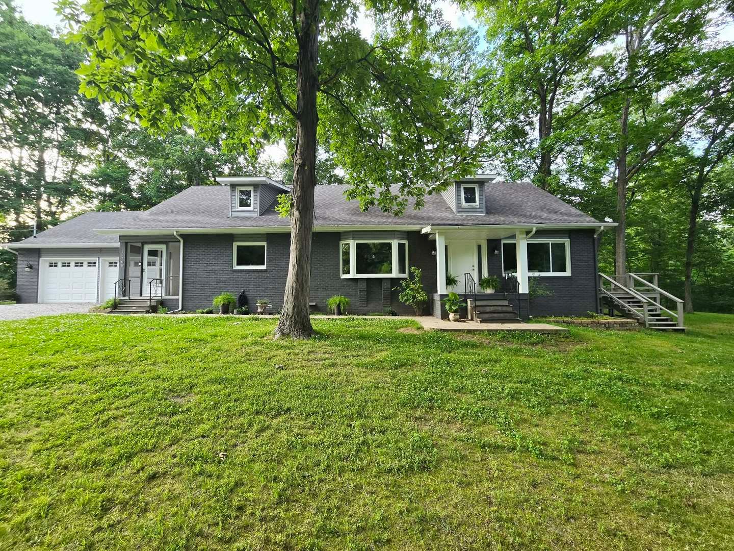 14700 N Allen Lane — Mt Vernon, IL 62864