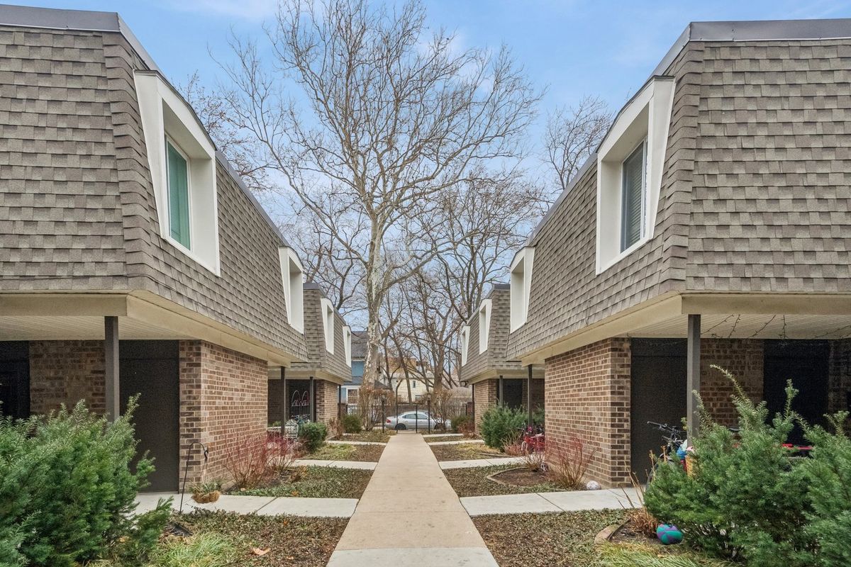 1627 Belle Plaine Avenue, Chicago, IL 60613