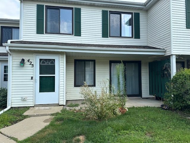 425 Harrison Court — Vernon Hills, IL 60061