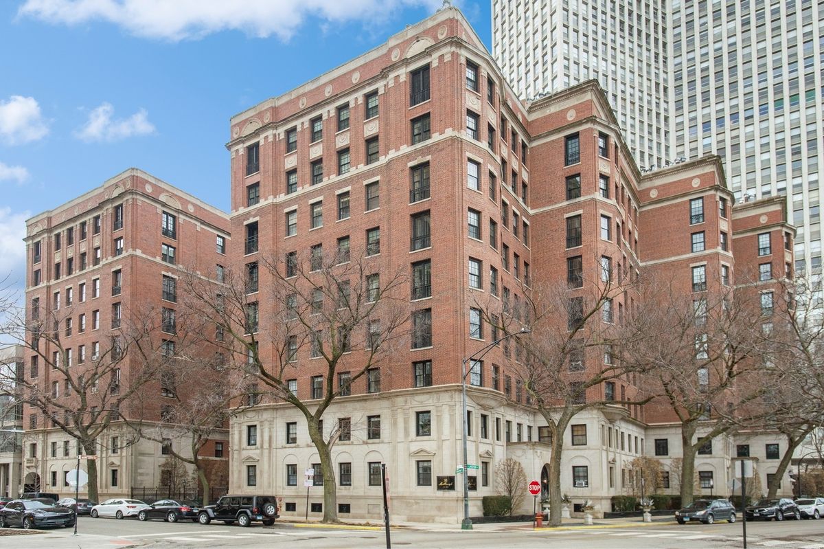 400 Deming Place, Chicago, IL 60614