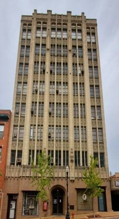 164 Division Street — Elgin, IL 60120