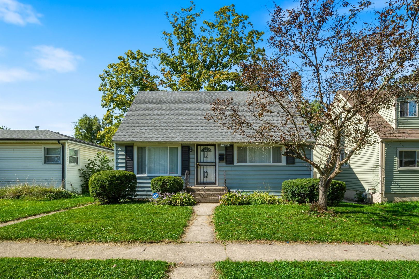 16876 Head Avenue — Hazel Crest, IL 60429