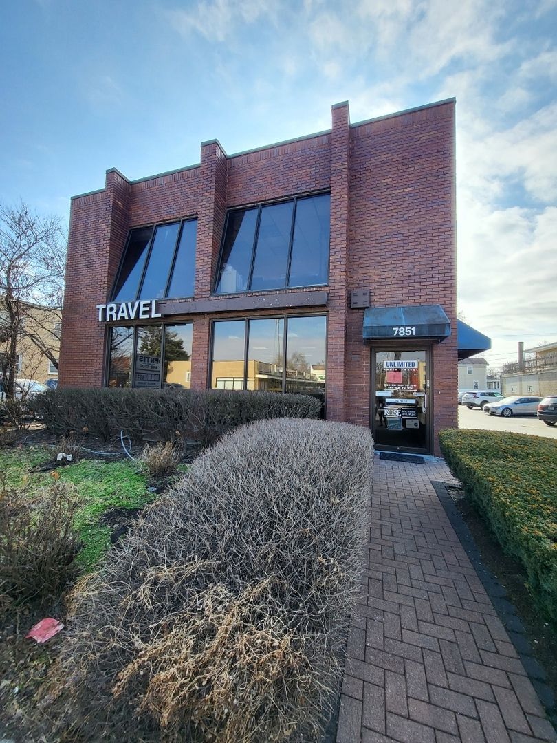 7851 Ogden Avenue #2 — Lyons, IL 60534