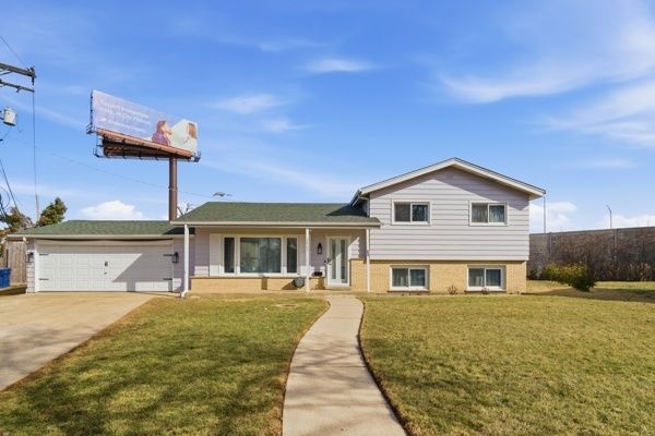 2469 Parkwood Lane, Des Plaines, IL 60018