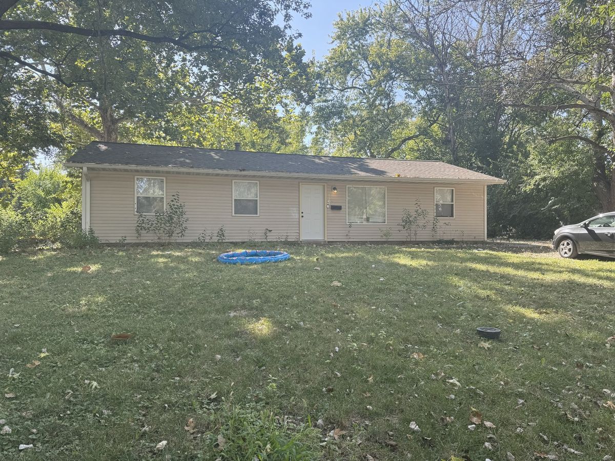 1607 Williamsburg Drive, Champaign, IL 61821