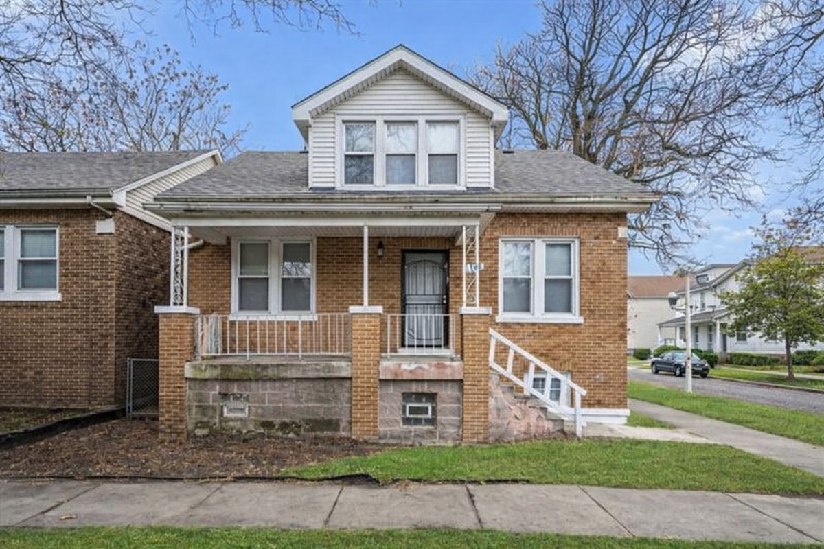 8100 Houston Avenue, Chicago, IL 60617