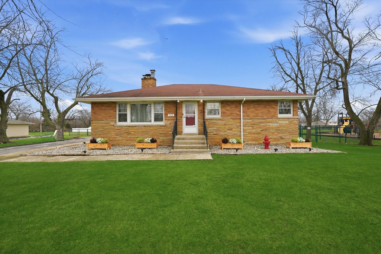 373 W Glengate Avenue — Chicago Heights, IL 60411