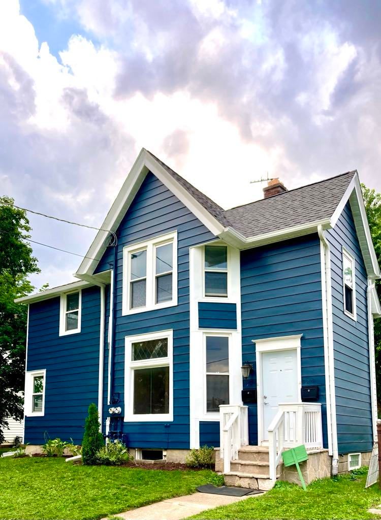 325 3rd Street #2 — Libertyville, IL 60048