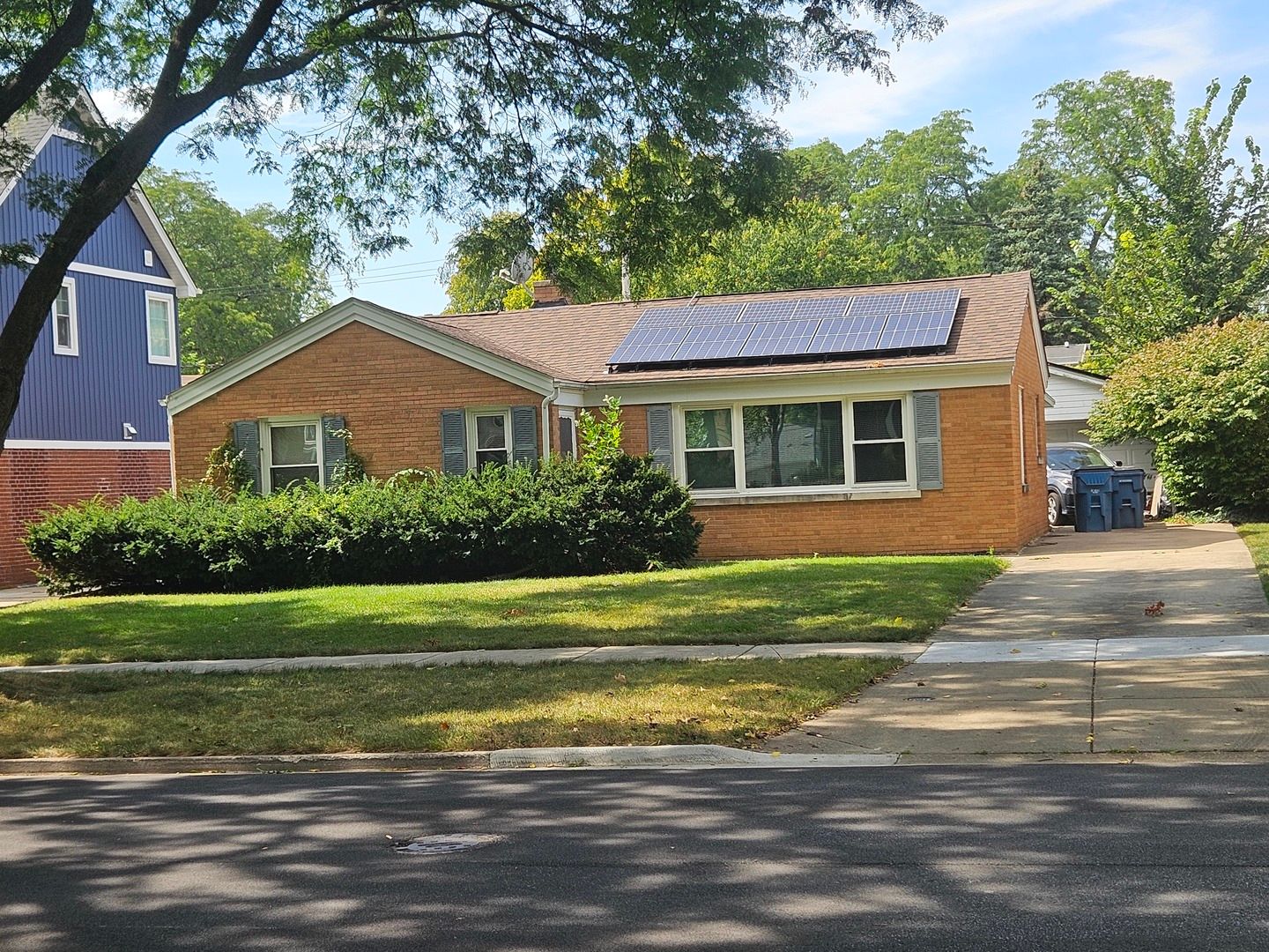 406 N Prospect Manor Avenue — Mount Prospect, IL 60056