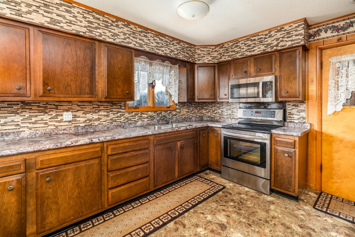 14798 Cherry Street, Sesser, IL 62884