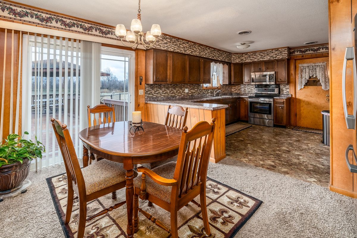 14798 Cherry Street, Sesser, IL 62884