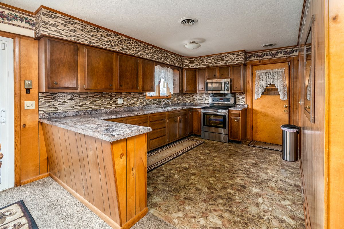 14798 Cherry Street, Sesser, IL 62884