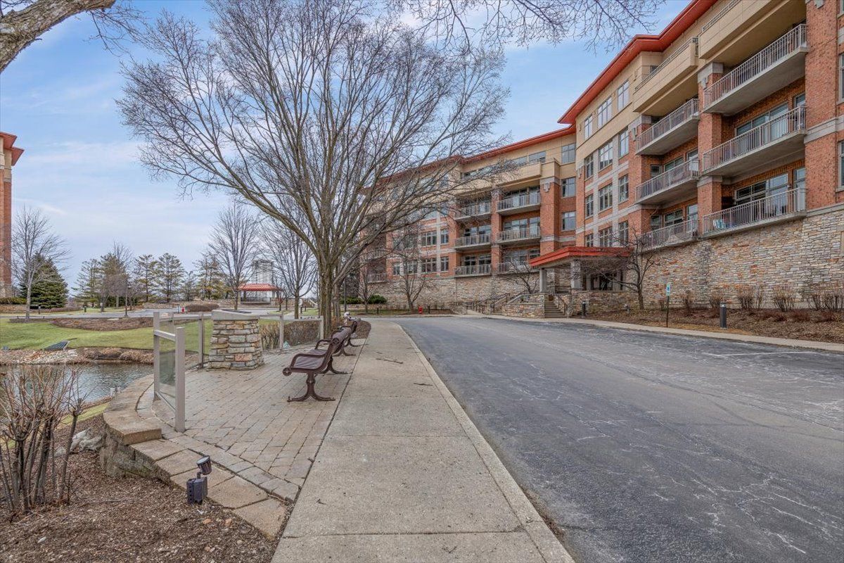 45 Prairie Park Drive, Wheeling, IL 60090