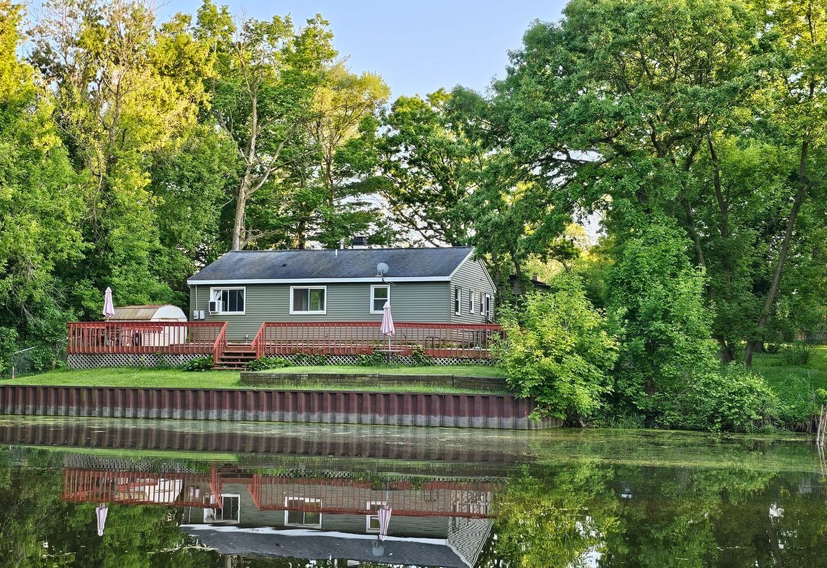 170 Hilldale Lane, Port Barrington, IL 60010