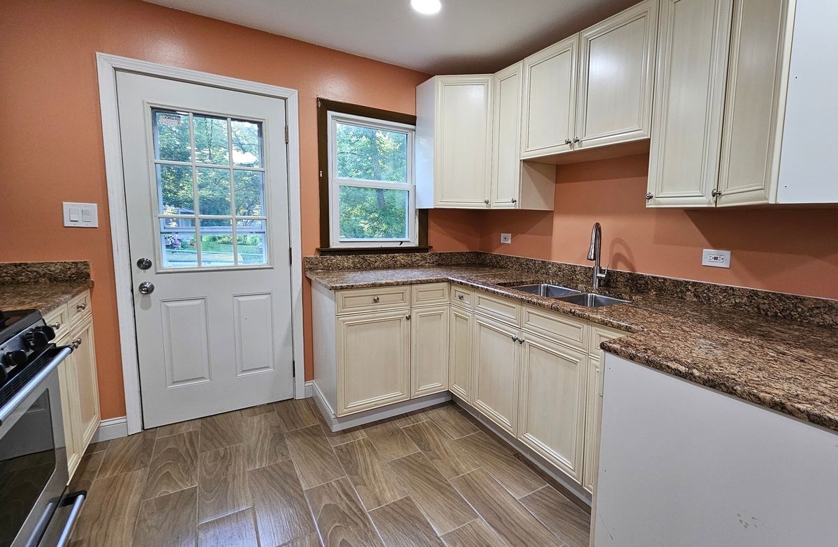170 Hilldale Lane, Port Barrington, IL 60010